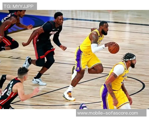 湖人对热火总决赛精彩录像回放全程回顾与赛况分析